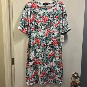 Karen Scott Sport Dress. T shirt style crew neck top. White w/pink/green floral